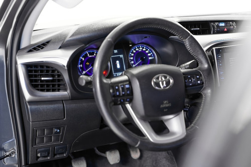 Imagen 12 de 15 de Toyota Hilux 2.8 Dc 4x2 Srv 2016