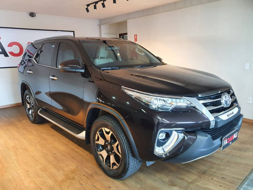 Imagem 2 de 15 de Toyota Hilux Sw4 2.8 Srx Diamond 4x4 7 Lugares 16v Turbo