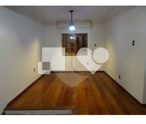 Imagem 6 de 20 de Casa De 2 Pavimentos Com Piscina. - Reo418191