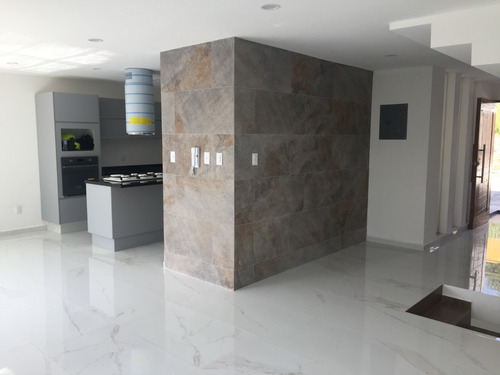 Imagen 8 de 14 de Venta Preciosa Casa Lago Esmeralda Con Vista Al Presa Madin