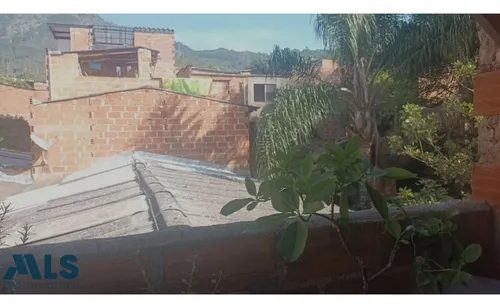 Casa 3 Niveles En Unidad Abierta(mls#253402)