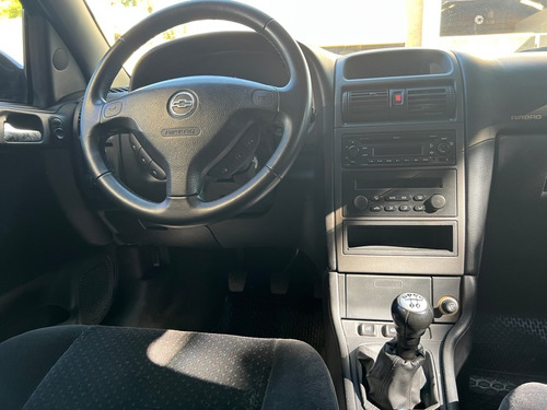 Imagen 5 de 8 de Chevrolet Astra Ii Gls 2.0 5ptas (l10) Unico