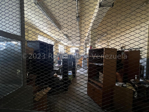 Se Vende Edificio Industrial La Candelaria Mls #24-2303