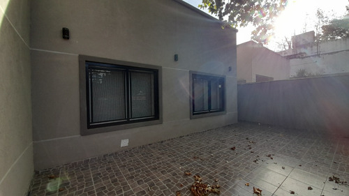Alquiler Casa En Malaver Zona Residencial Con Entrada De Auto.
