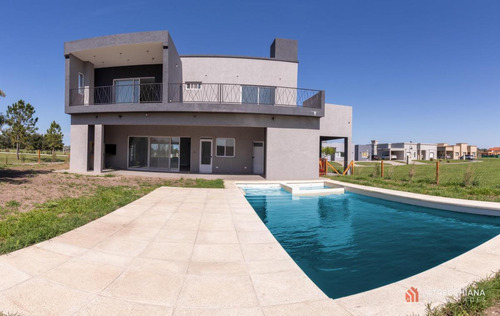 Casa En Venta, A Estrenar. 5 Dormitorios. Horizontes Al Sur.