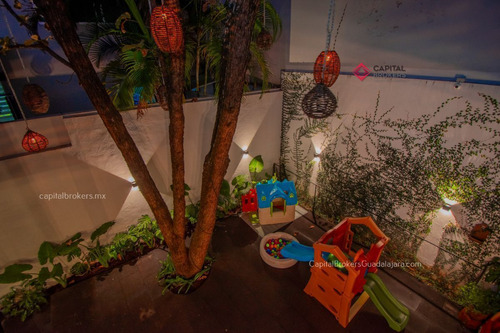 Casa En Venta De Lujo Bugambilias Zona Sur