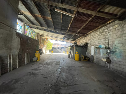 Excepcional Esquina Con 81 M2 De Frente