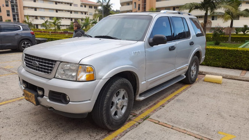 Ford Explorer 4.6 Centennial