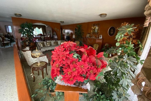 Casa En Venta En Querétaro ¡ Ideal Para Oficinas, Escuela O Cafeteria!