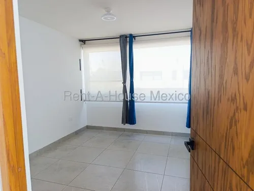 Zákia, Renta - Casa Con Cuarto De Tv, 3 Recámaras, Amenidades