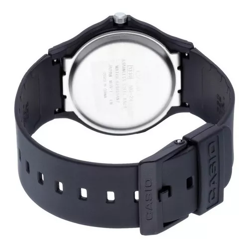 Reloj pulsera Casio Collection MQ-24 de cuerpo color negro, analógico, fondo blanco, con correa de resina color negro, agujas color negro, dial negro, minutero/segundero negro, color negro y hebilla simple