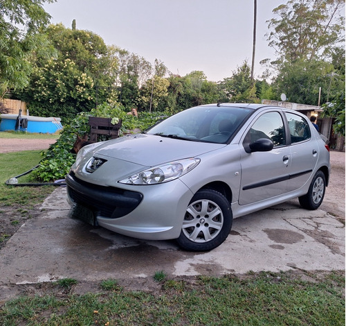 Peugeot 207 1.4 Sedan Xs