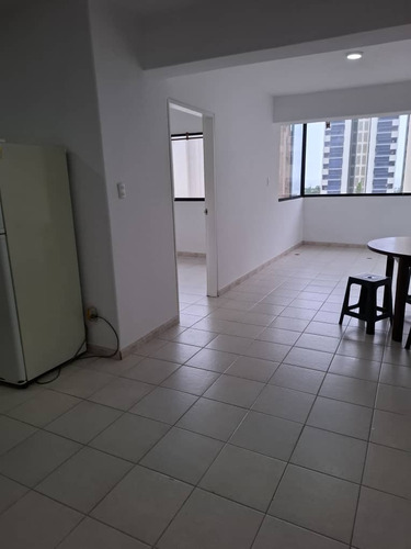 Venta Apartamento De Playa, La Guaira, Urb. Tanaguarenas