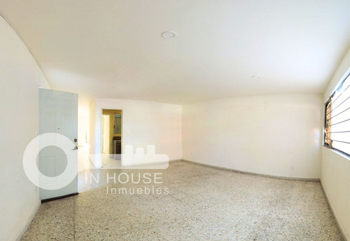 Edificio De Tres Amplios Departamentos En Venta Col. Educación Coyoacán
