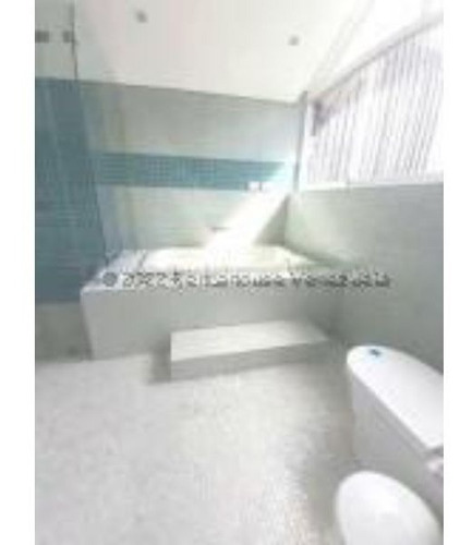 Imagen 10 de 25 de #22-23742 Hermoso Apartamento Duplex En El Hatillo