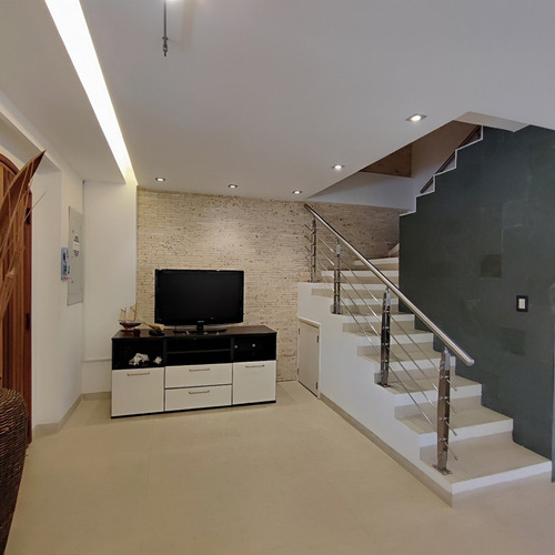 Imagen 3 de 11 de Venta Casa De 4h En El Exclusivo C.r. Pueblo Viejo Del Complejo Turístico El Morro. Amoblada Y Equipada