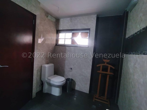 Imagen 16 de 21 de Freddy Camacaro Rentahouse, Towhouse En Alquiler Trigal Norte. 23-1800