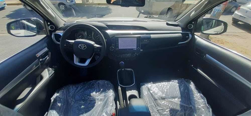 Imagen 10 de 11 de Toyota Hilux 2022 2.8 Cd Srx 177cv 4x4