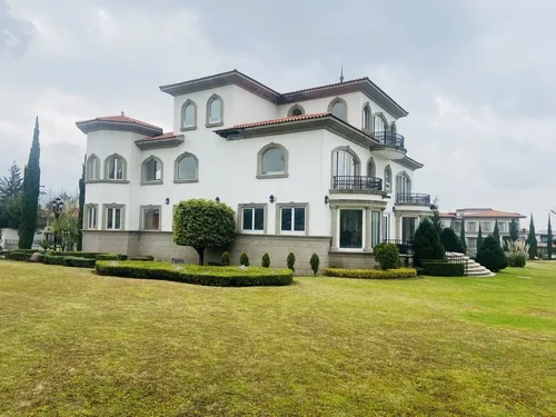Espectacular Casa En Venta En Interlomas En Cerrada Con Vigilancia