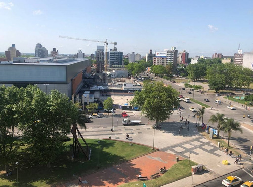 Imagen 2 de 15 de Venta De Oficina En Tres Cruces