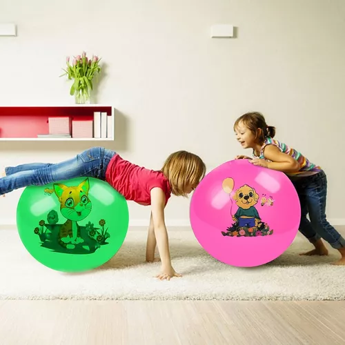 Cómo potenciar el equilibrio de los niños con pelotas saltarinas 