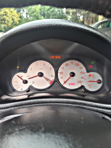 Imagen 16 de 19 de Peugeot 206 2008 1.6 Sw Xs Premium