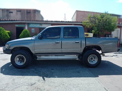 Imagen 6 de 12 de Toyota Hilux Sincronica 4x4