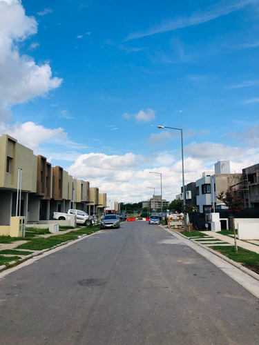 Imagen 4 de 5 de Miradores De Manantiales-central Apto Duplex