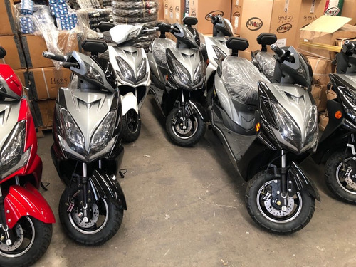 Imagen 6 de 14 de Eléctrica Vespa Sunra 3000w Okm Litio 85/95 Km Y Cuotas