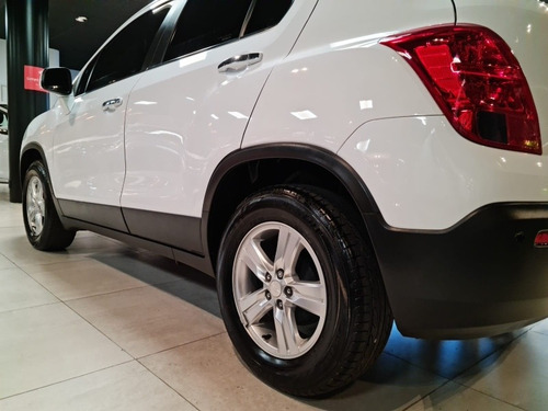Imagen 10 de 17 de Chevrolet Tracker 2016 1.8 Ltz Fwd Mt 140cv Cassano