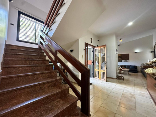 Annic Coronado Vende Exclusiva Casa En Trigal Sur, Ubicada En Calle Cerrada Ref. 267115