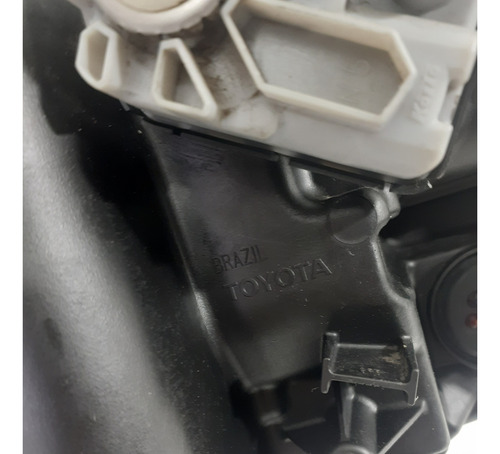 Farol Esquerdo Full Led Hilux 21/24 Pequena Recuperação (Usado)