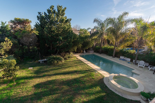 Venta Casa 7 Ambientes El Lauquen Con Pileta Y Gym