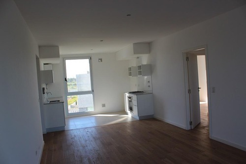 Imagen 6 de 8 de Venta Departamento En Dúplex 4 Ambientes En Tigre Con Vistas Al Puerto De Venice