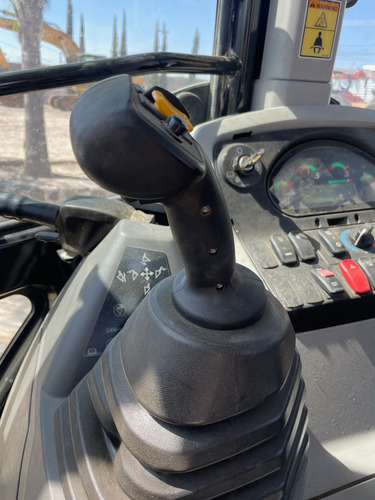 Retroexcavadora 420f2 It Cat 4x4 Cabina 4000 Hrs Importada