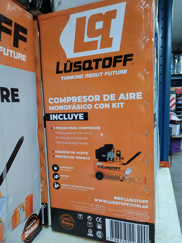 Imagen 4 de 4 de Compresor de aire eléctrico portátil Lüsqtoff LC-2550BK monofásico 50L 2.5hp 220V 50Hz naranja