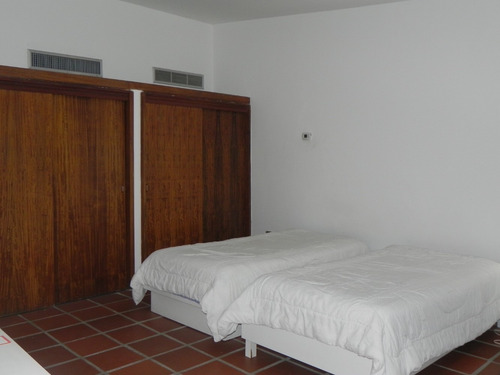 Imagen 11 de 14 de Remato Bella Casa En Prados Del Este