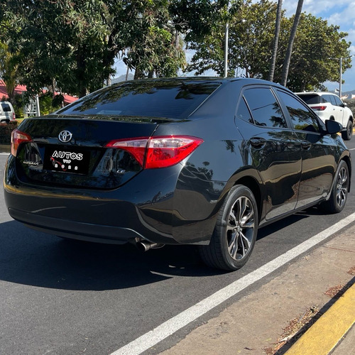 Imagen 3 de 9 de Toyota Corolla Le Canadiense