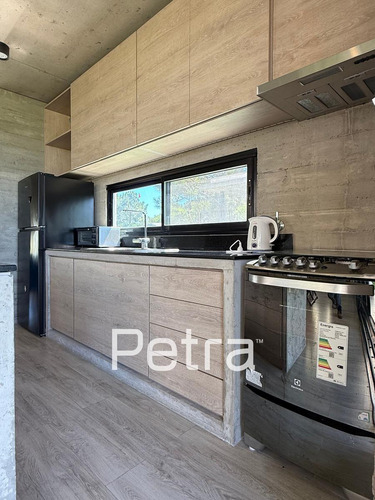 Casa En Venta De Hormigón Visto En Costa Esmeralda