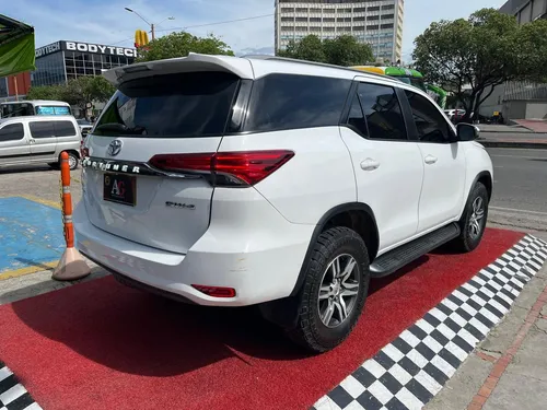 Toyota Fortuner Sw4 2.4 At
