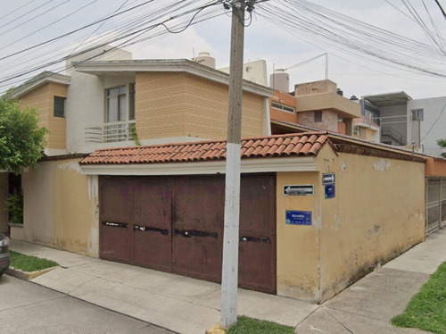 Casa En Venta, Recuperación Bancaria, Col. La Calma, Zapopan, Jalisco. Laab2