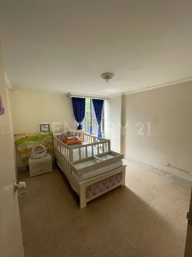 Se Vende Apartamento En Los Colores, Excelente Ubicación.