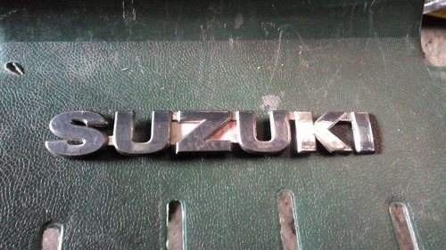 Emblema Suzuki Grand Vitara J3