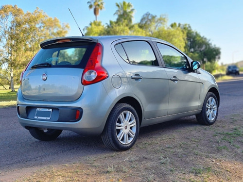 Imagen 14 de 16 de Fiat Nuevo Palio 1.6 5ptas Essence 2013