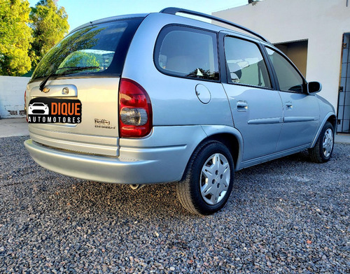 Imagen 6 de 15 de Chevrolet Corsa 1.6 Wagon Classic Gls