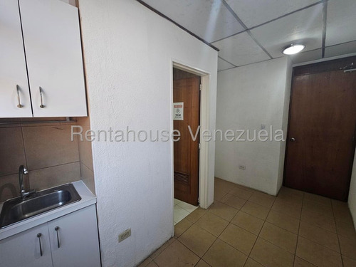 Y.t. Oficina En Venta, Campo Alegre Mls #25-24716