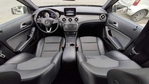 Imagem 10 de 15 de Mercedes-benz Gla 200 1.6 Cgi Style 16v Turbo 4p 2016