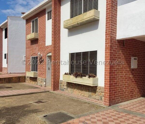 Casa En Venta Ubicada En Parque Mirador Excelente Ubicacion Ideal Para Familias En Crecimiento Con Alta Seguridad Fmp