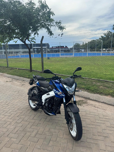 Rouser Ns 200