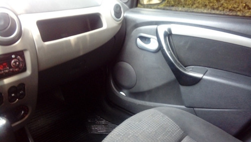 Imagem 4 de 6 de Renault Sandero 2011 1.0 16v Expression Hi-flex 5p